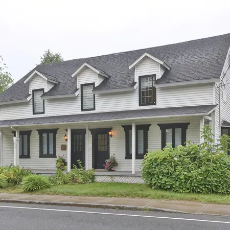 Charming 2 bedroom rental unit in Knowlton village