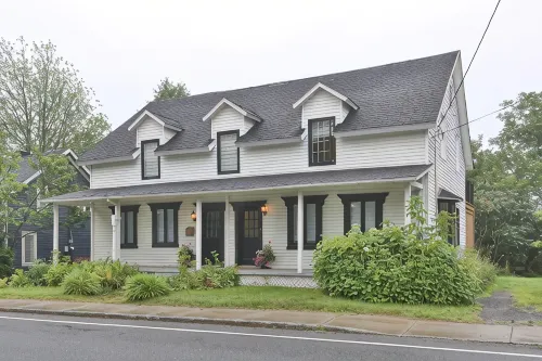 Charming 2 bedroom rental unit in Knowlton village
