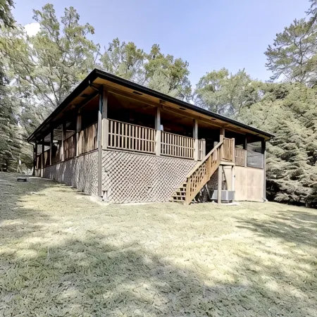 Mountain Dreams ~ Your very own private and rustic mountain retreat!