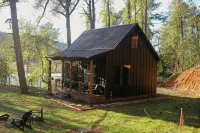 Hidden Springs Cottage, Rome, GA, King Loft Bedroom, Private Lake Access - 4-Star