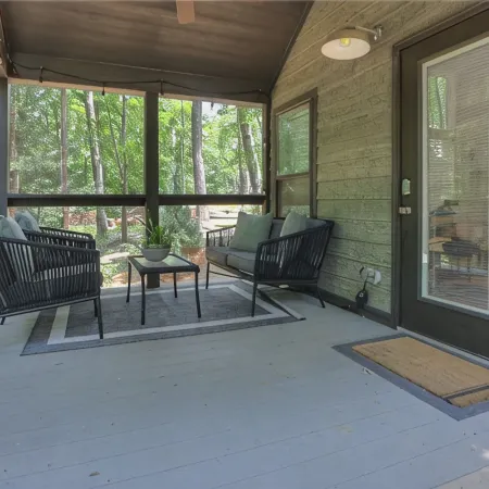 Nesthaven: A cozy boho-chic tiny home with a deck, fire pit, & nearby waterfall
