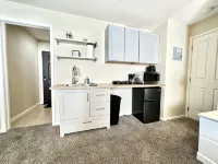 Beautiful And Updated Studio Condo In DTC!