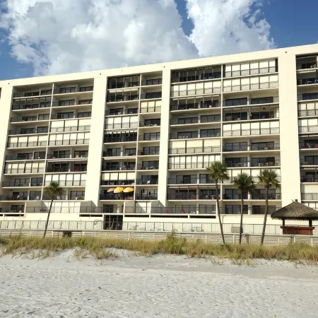One Bedroom Penthouse Condo on the Beach at Ocean Sands