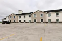 AmeriVu Inn and Suites - Crookston - parking