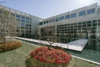 LONYATT HOTEL - parking
