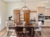 The Desert Moon- A luxurious retreat w/ amazing patio, shuffleboard, EV charger Hotels in Fruita