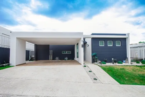House close to the beach, adventure parks and authentic Puerto Rican restaurants