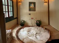 GORGEOUS FAMILY FRIENDLY VICTORIAN WITH ALL NATURAL CEDAR HOT TUB NEAR GORE MT - 무료 와이파이