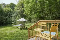 Bethel Woods Escape: Fire Pit~BBQ~Hiking~on 5 Acres~Cute A-Frame - Boutique