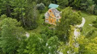 GORGEOUS FAMILY FRIENDLY VICTORIAN WITH ALL NATURAL CEDAR HOT TUB NEAR GORE MT - Wifi