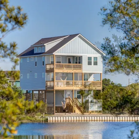 Playroom, Basketball & Pool; Lakefront w/ Sound & Sunset Views; Dog Friendly
