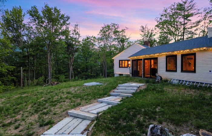 Mountain Top Hideaway 10 Min to North Conway & 5 Min Saco River, Pet Friendly