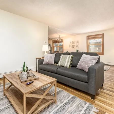 New! Lovely 1BR. Walk to Main St