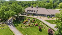 King Suite! Stay & Play Rates! Overlooking 9th fairway at Osage National!