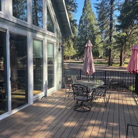 Family Lake House Steps from Rec 1 with Beach and Lake Access Отели в г. Пламас Каунти