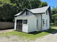 Two Bedroom Cottage House in Uptown Westerville Hotels in Westerville