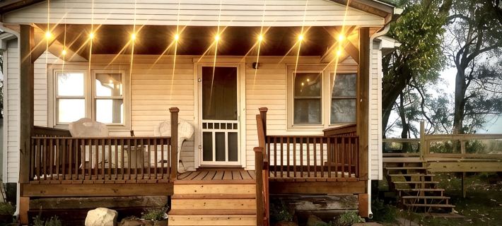 Cozy Country Cottage is family friendly, small taste of country close to town. Hotels in Reno County