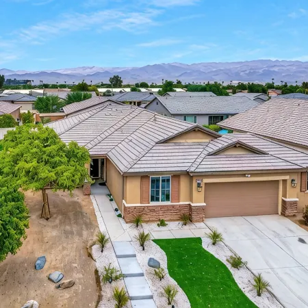 5 min to Stagecoach & Head Trip w/Pool, Spa, Waterfall, Water Slide & Fire Pit