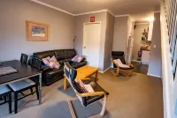 Penthouse 2 Level Apartment with Mountain ViewsUnique Snow Guarantee in Season - 3つ星
