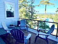 Waterview 3 Bedroom home in town, walk to town amenities, airport & hospital. - 3 tähden
