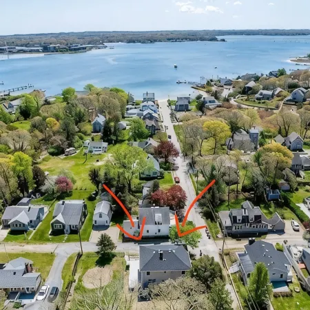 Peaceful Onset Beach Home. 5 Bedrooms, Wareham MA