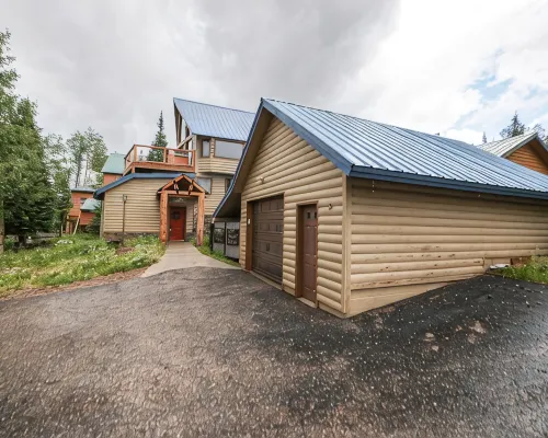 Mountain Cabin w/VIEWS in Brian Head, Utah! Fun to be had Winter, Summer & Fall! Hotels in Brian Head