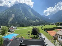 Nice bright apartment in Krimml village, free WiFi, TV, 4 beds, fitted kitchen Hotels near Krimml Waterfalls
