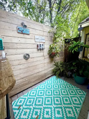 Unique Romantic Beach Style Cottage close to  Folly Beach & historic Charleston!