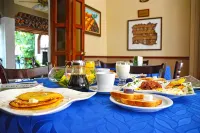 Hotel Los Balcones Leon - breakfast