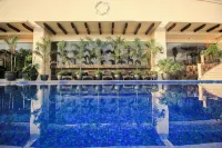 Mella Hotel Manila near NAIA Airport - Rooftop Pools