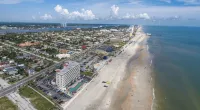Beautiful Beachfront Resort Condo