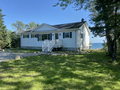 Duck Cove Cottage overlooking beautiful Blue Hill Bay - Kitchens