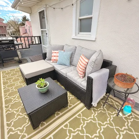 Private 2nd Story Apartment in the Heart of Long Beach- Pura Vida!