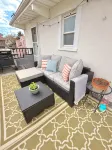 Private 2nd Story Apartment in the Heart of Long Beach- Pura Vida!