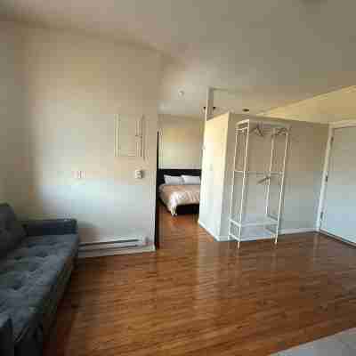 Pet Friendly Apartment In Arena District with Parking Others