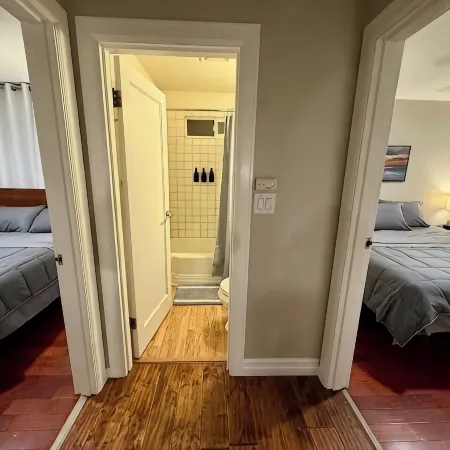 Renton Gem: 2BR Near Airport, Landing, Southcenter, Bellevue, Seattle