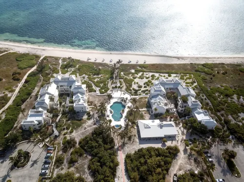 Northwest Point Resort 2 bdrm queen beds pool hot tub private beach very clean - WiFi