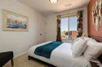 Desert Family Retreat •Red Rock Views•Dark Skies• Pool•Hot Tub• 35 Min to Zion• - バルコニー