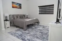 Charming and New 3-bedroom house in awesome Christiansted St.croix with AC, WiFi - Homestays