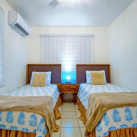 Spacious 3Br Coastal Stay Near Beaches, Restaurants and Fun