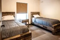 Brillion 2‑ Suite w/ Full Kitchen Near Ariens – Unit #6 - Wifi