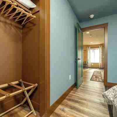 Urban Cabin on Mt Scott Rooms