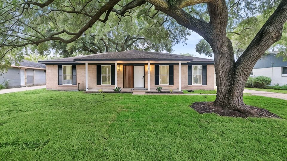 Tranquil Home by IAH, Shop&Dine
