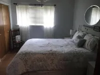 Lakehouse Getaway! Hotels in Camp County