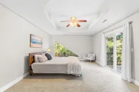 Relaxing 4-Bedroom Cottage on Smith Lake - balcony