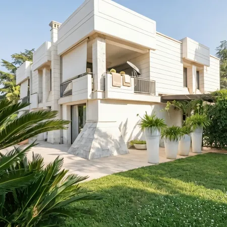 Beatrice - Regal Residence