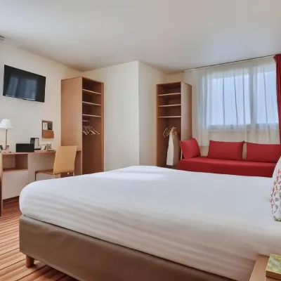 Hotel Campanile Paris 12 - Bercy Village Hotels near Bercy