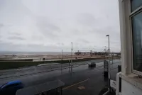 Vinnie's Family Hotel - Ocean View