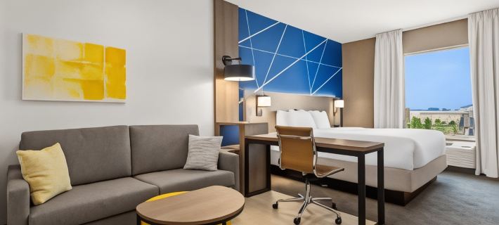 Comfort Inn & Suites ณ สนามกีฬา Sanford โรงแรมในซูฟอลส์
