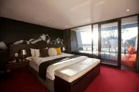 Mona Pavilions - 5-Star